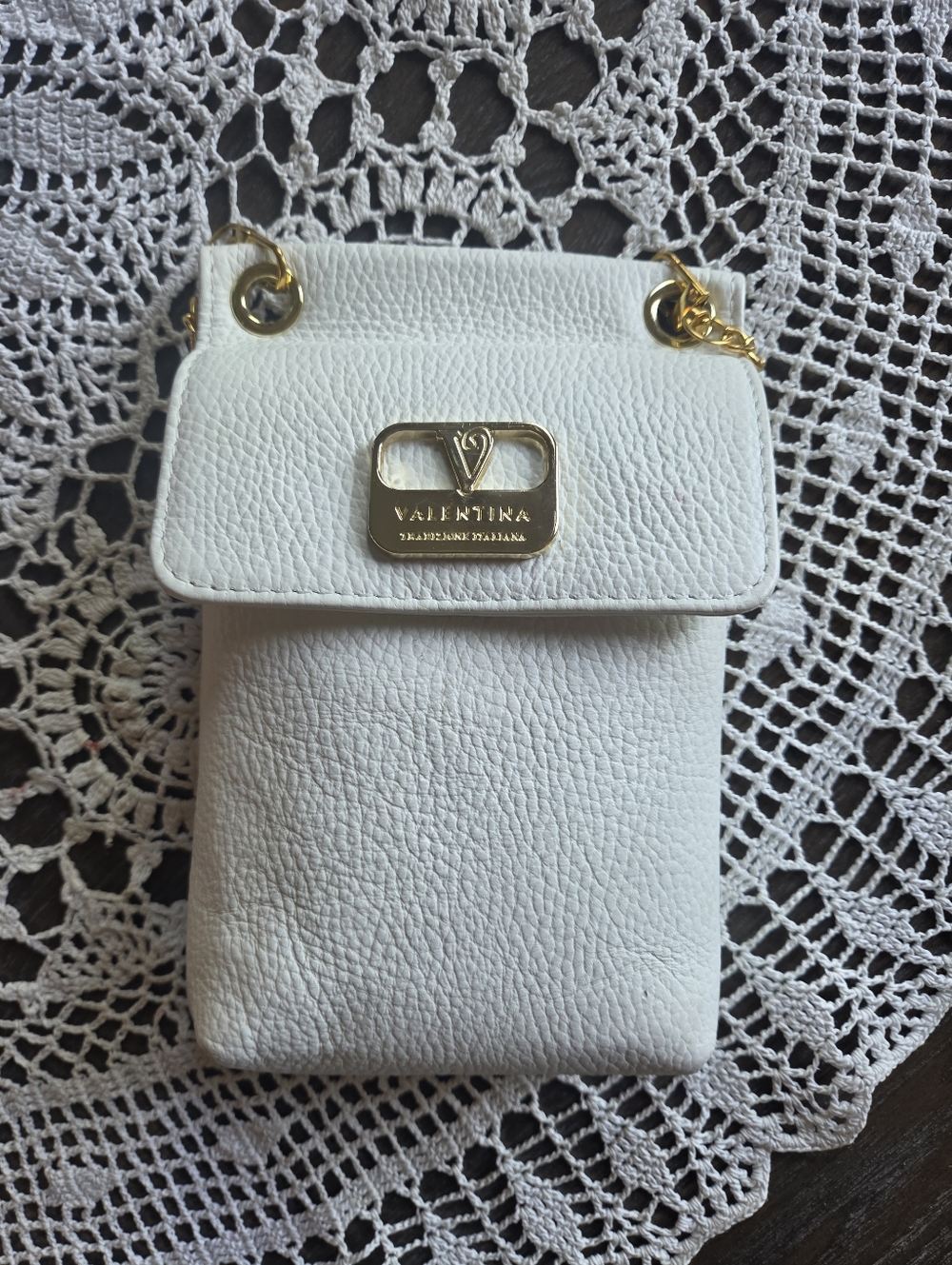 Valentina• White Pebbled Crossbody Phone Bag with Gold Chain 🤍💛
